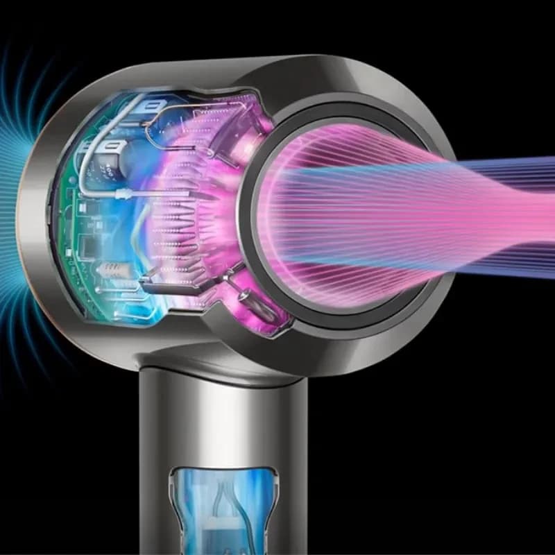 Dyson Supersonic HD07 nickel cuivre, tête ouverte révélant moteur numérique V9 et flux d’air rose bleu, design cylindrique futuriste et précis