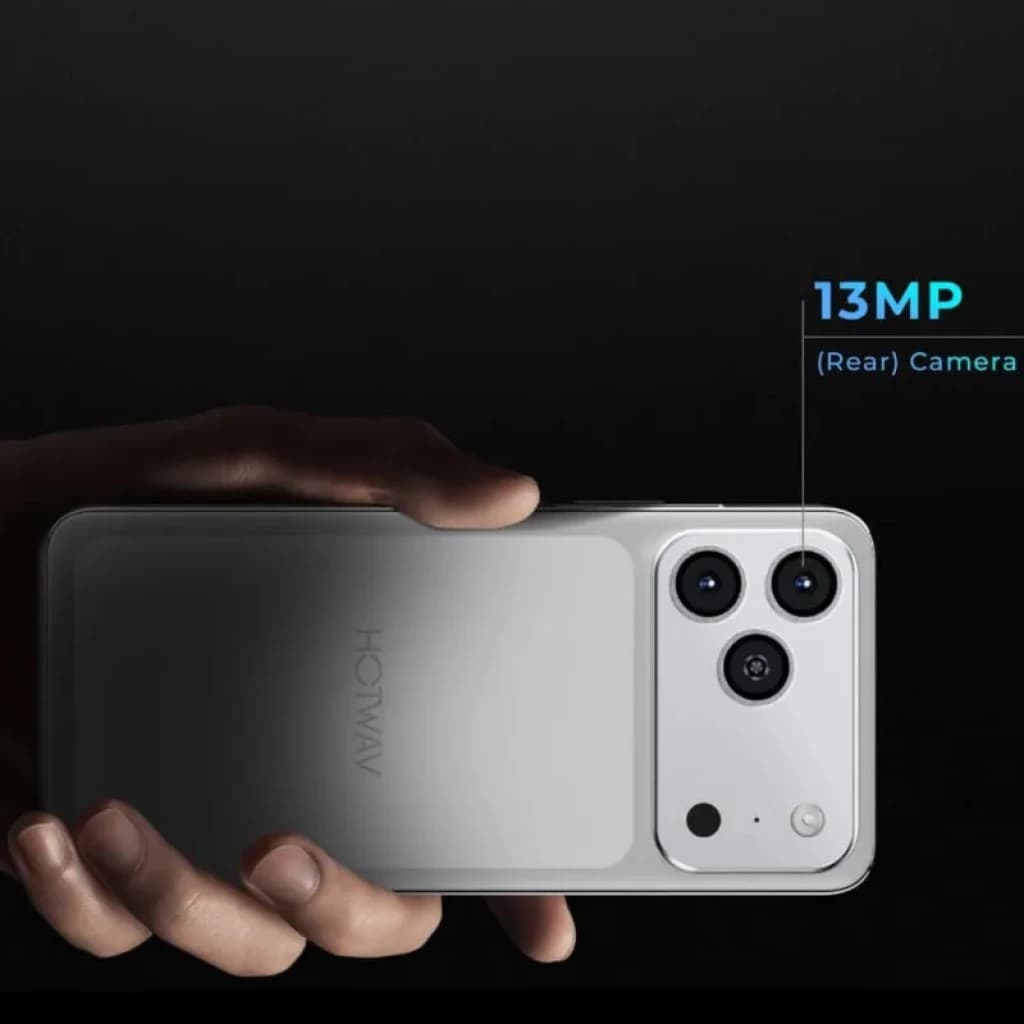 Hotwav A17 Pro Max 4GB 128GB preto com módulo traseiro prateado, três câmeras destacadas e sensor 13MP, design elegante e minimalista
