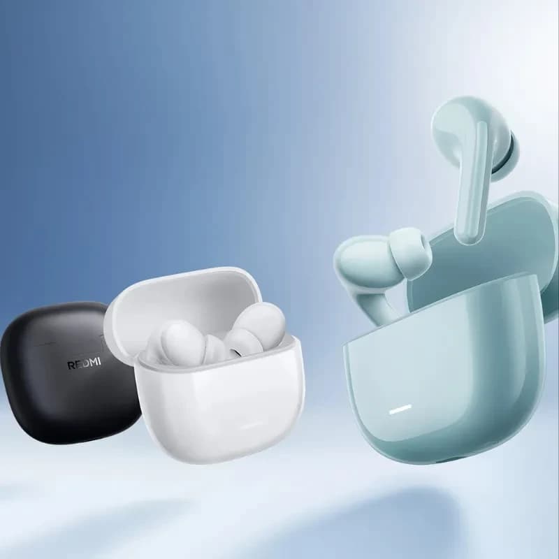 Xiaomi Redmi Buds 8 Lite Blanco con estuche compacto y acabado brillante; diseño in ear, varillas cortas y luz LED frontal. También en negro y verde menta.