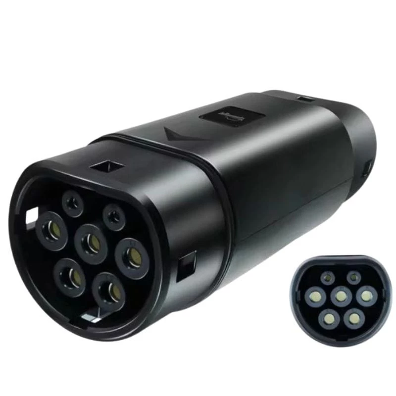 Adaptateur EV GBT vers Type 2 noir, corps robuste, sept broches visibles, embout arrondi, indicateur discret, conçu pour recharge voiture électrique - Ítem
