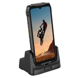 Ulefone RugKing 4 Pro 8GB/128GB Negro en base de carga; diseño robusto con bordes reforzados, pantalla amplia con notch en V y botón lateral amarillo