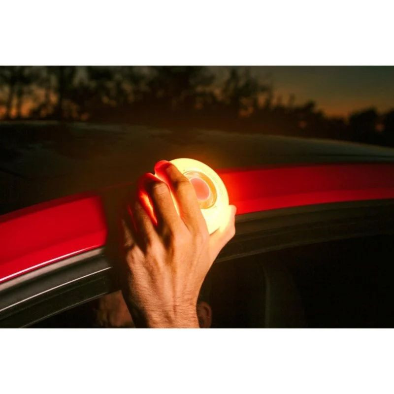 Help Flash IOT Plus 150 candelas, balise d’urgence blanche homologuée DGT 3.0, géolocalisable. Corps translucide rainuré, bouton central rouge, piles - Ítem1