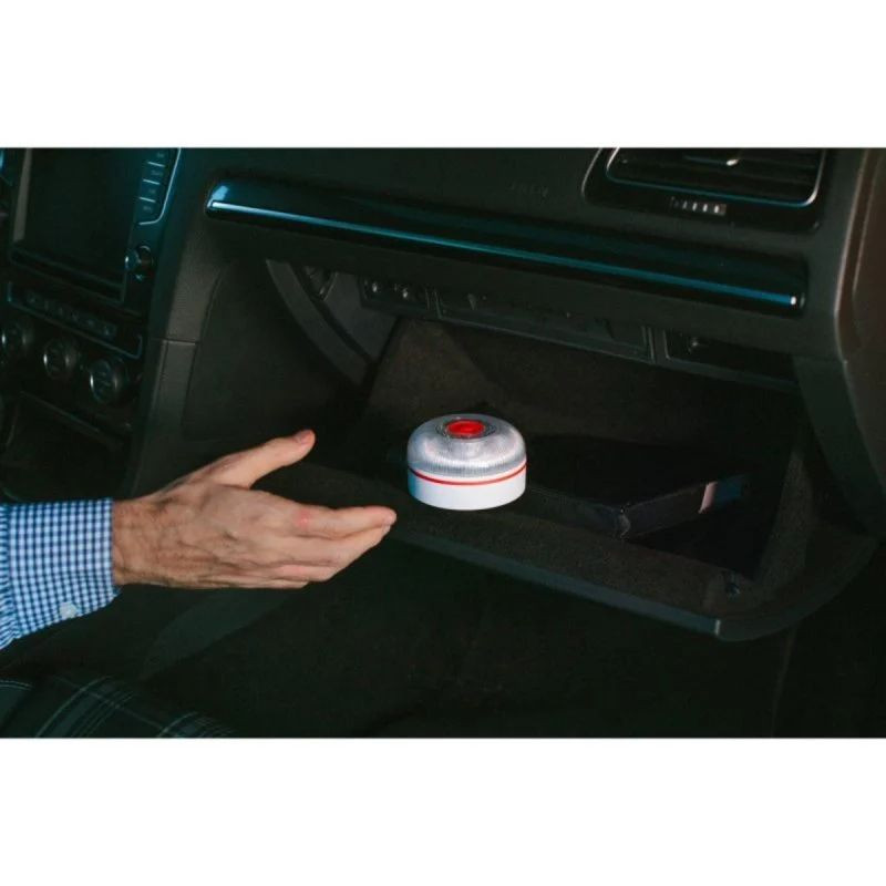 Help Flash IOT Plus 150 candelas, balise d’urgence blanche homologuée DGT 3.0, géolocalisable. Corps translucide rainuré, bouton central rouge, piles - Ítem3