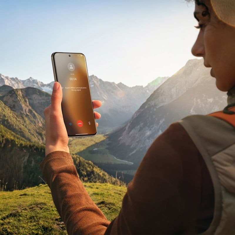 Xiaomi Redmi Note 15 Pro+ 8Go/256Go Bleu affichant un appel, grand écran bord à bord avec poinçon central, bords fins, design premium brillant en extérieur