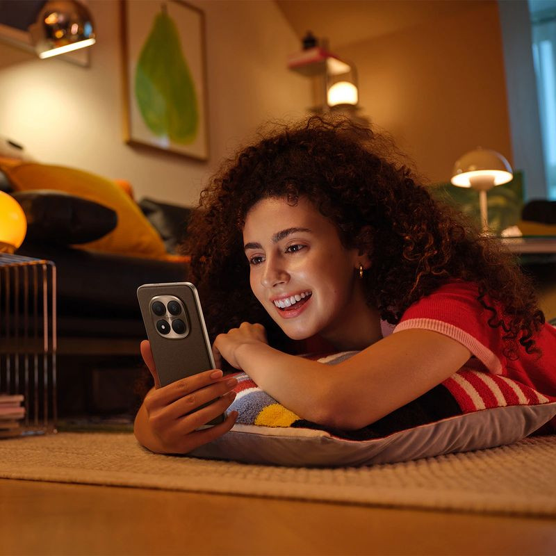 Xiaomi Redmi Note 15 Pro+ 8GB/256GB Preto com tela ampla perfurada, moldura fina, câmera traseira tripla grande e acabamento fosco elegante 5G - Item7