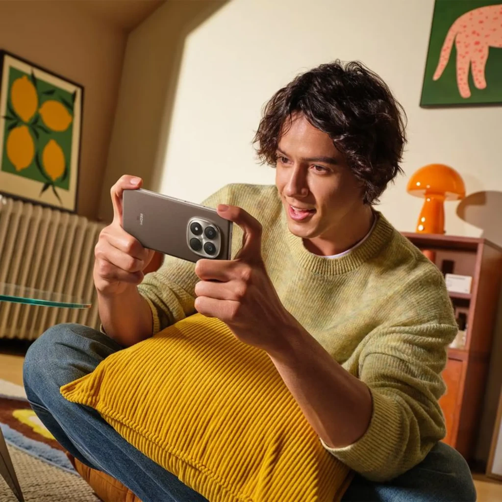 Xiaomi Redmi Note 15 Pro+ 12GB/512GB Negro con pantalla perforada 5G, marco fino y módulo triple de cámara trasera circular con flash integrado - Ítem6