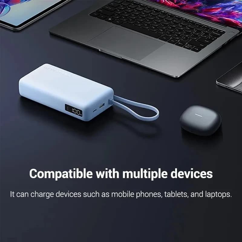 Power bank azul hielo 20000 mAh, 67W, con cable integrado, pantalla LED de estado, puertos USB y correa de silicona; compacto y compatible con varios