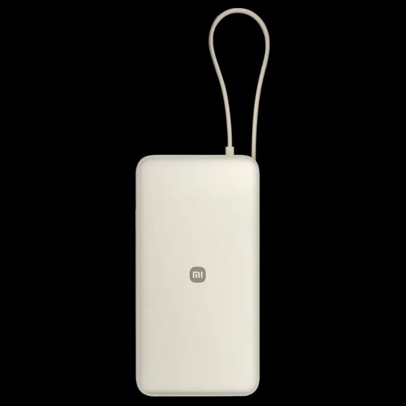 Vista trasera del power bank Xiaomi en color beige con logotipo de la marca y cable USB-C integrado
