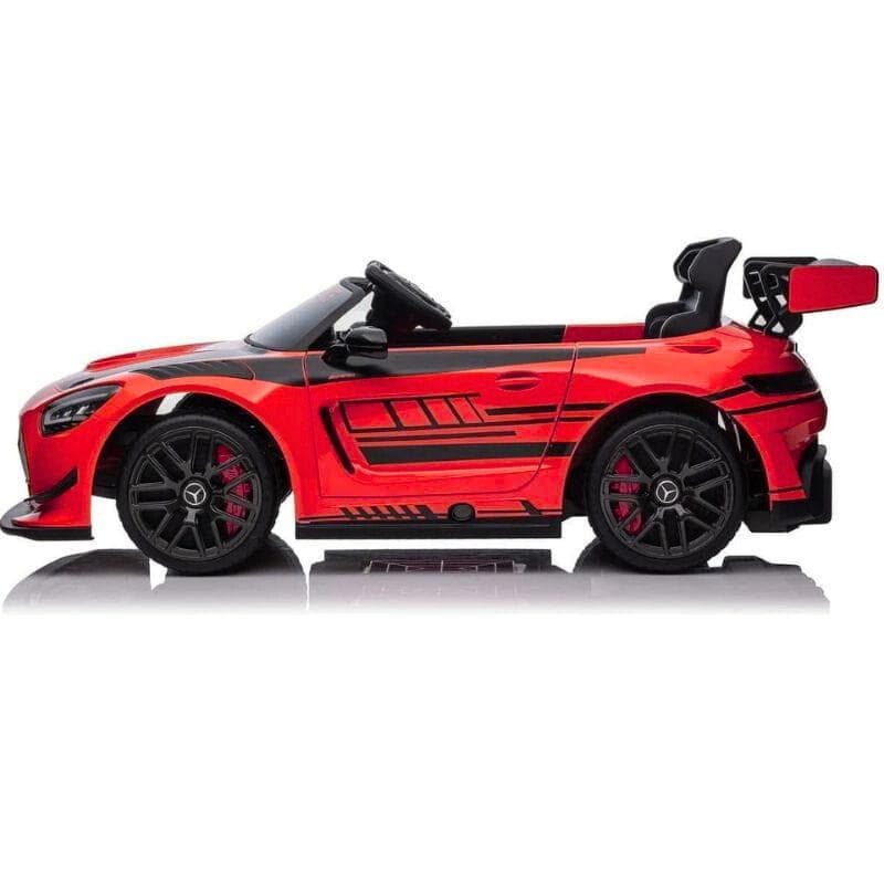 Mercedes AMG GT3 rouge pour enfants, carrosserie brillante, bandes noires sport, jantes noires, freins rouges, aileron arrière, cockpit détaillé