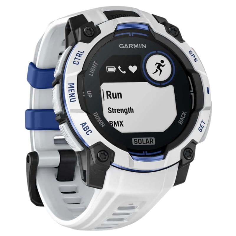 Relógio Garmin Instinct 3 45 mm Solar branco com bracelete de silicone branca, perfil lateral robusto, botões texturizados e detalhes em azul, lanterna