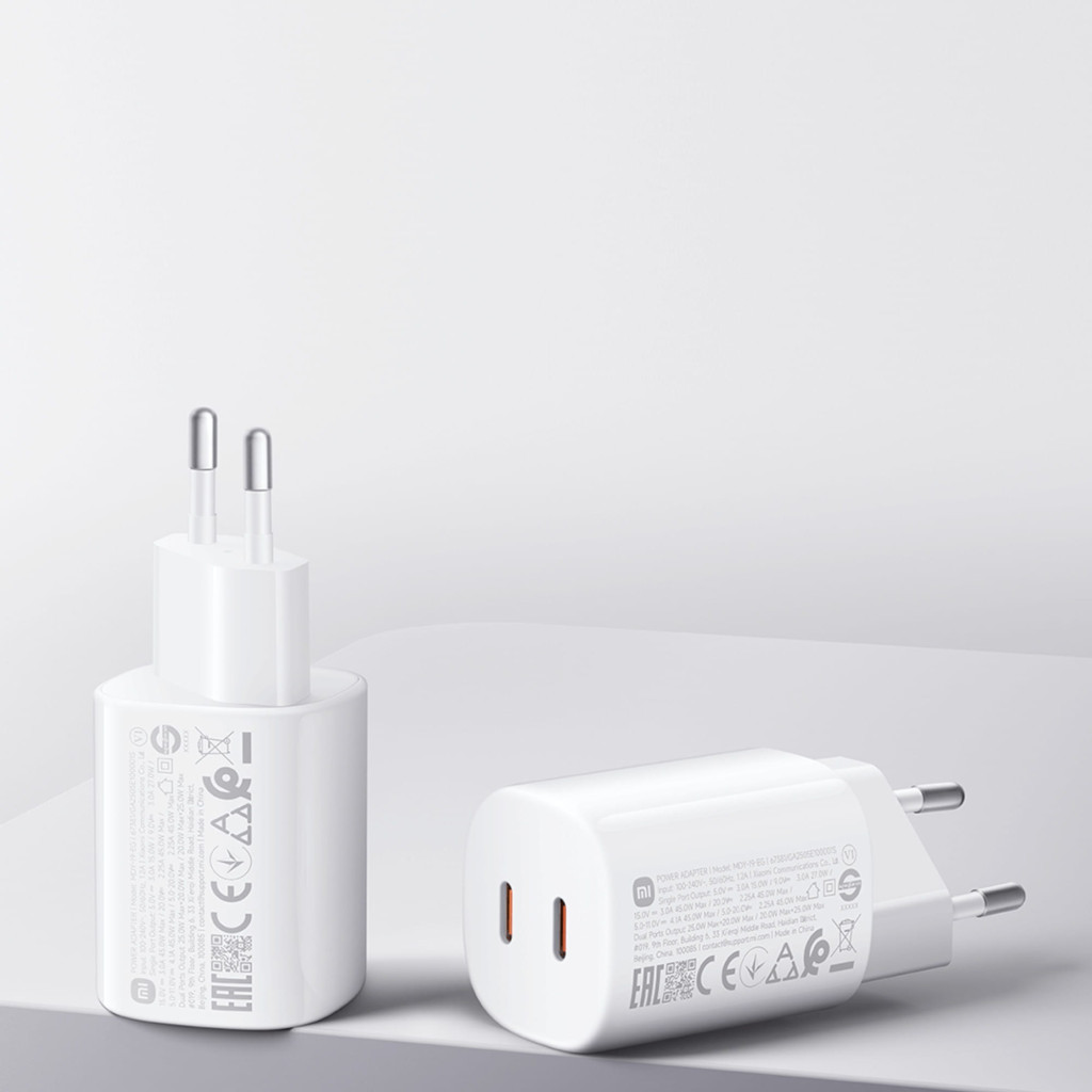 Cargador compacto blanco Xiaomi 45W Nano Turbo Charging con 2 puertos USB-C y clavija europea; acabado liso, diseño minimalista y portátil - Ítem1