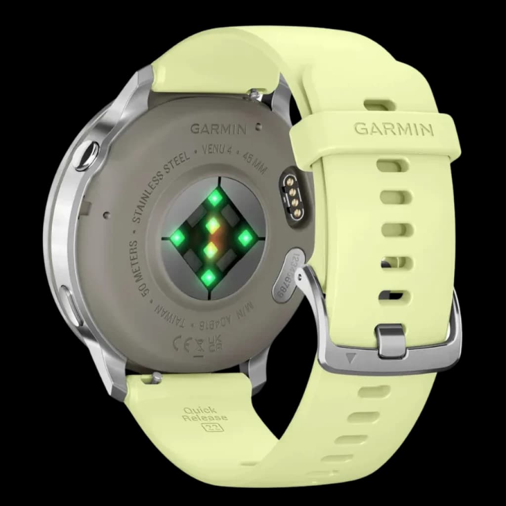 Garmin Venu 4 45 mm prateado com bracelete de silicone amarela, fivela metálica, sensores verdes na parte traseira e fecho Quick Release 22 para troca rápida