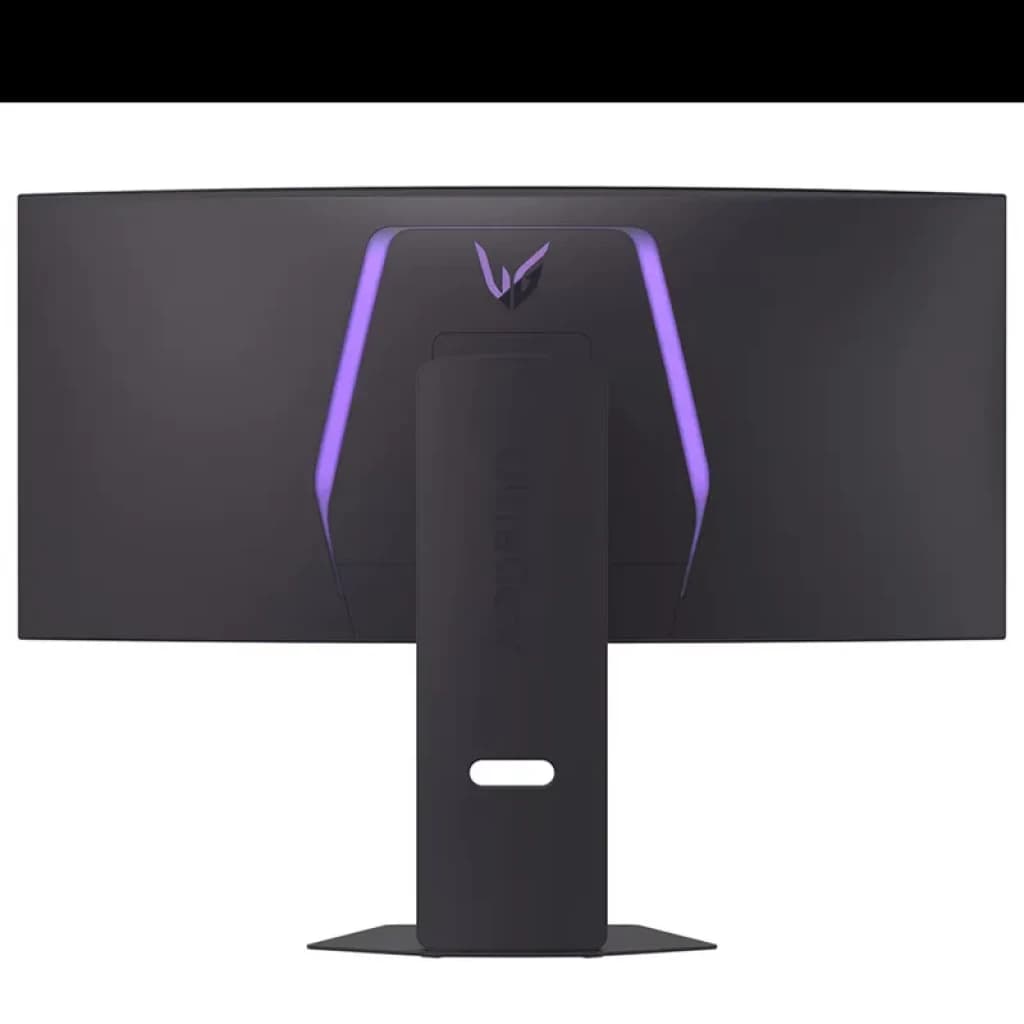 Parte trasera del monitor curvo LG UltraGear 34 pulgadas con iluminación LED violeta en forma de V, soporte central robusto y acabado negro mate