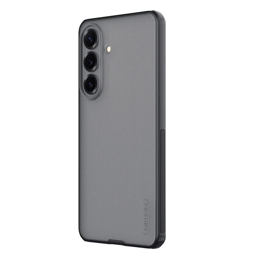 Nillkin Capa Super Frosted Shield Pro para Samsung Galaxy S26 em preto translúcido, textura antiderrapante, recortes precisos e proteção para câmeras