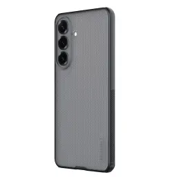 Nillkin Capa Super Frosted Shield Pro para Samsung Galaxy S26 em preto translúcido, textura antiderrapante, recortes precisos e proteção para câmeras
