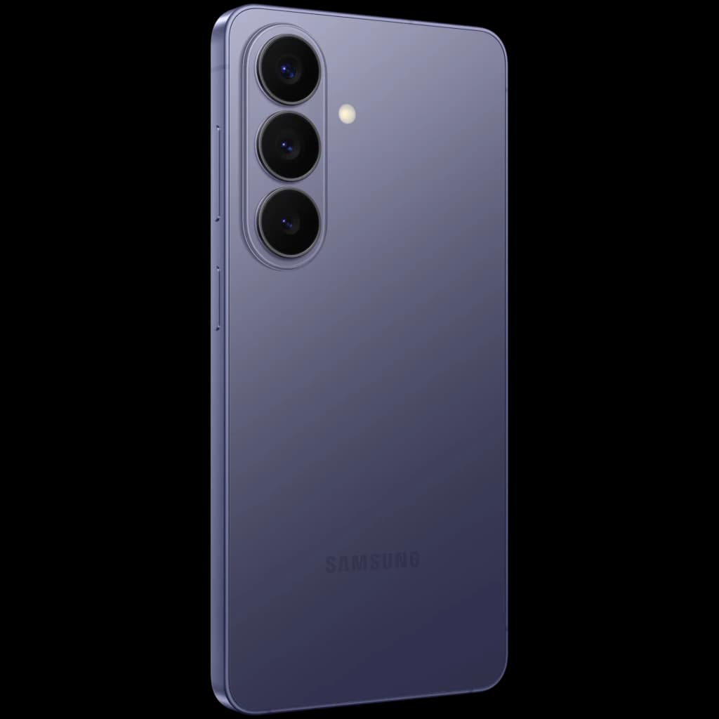 Smartphone violeta com três câmeras traseiras alinhadas verticalmente, flash ao lado, laterais planas e acabamento fosco elegante; design fino e moderno