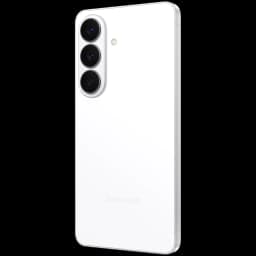 Samsung Galaxy S26 5G blanco con triple cámara vertical, acabado brillante y bordes rectos; módulo de lentes negro y flash discreto en la trasera