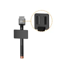 Émetteur UHF portable Comica HR-WM avec capsule supercardioïde, monté sur poignée, écran pare-vent noir, détails de boutons latéraux mis en avant