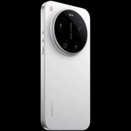 Smartphone branco com módulo de câmera circular Leica em destaque, bordas retas em alumínio, laterais com botões e acabamento fosco elegante