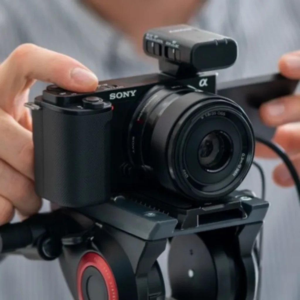 Câmara Sony Alpha ZV-E10 com ecrã articulado para vídeo 4K - Câmara mirrorless para vlogging - Item4