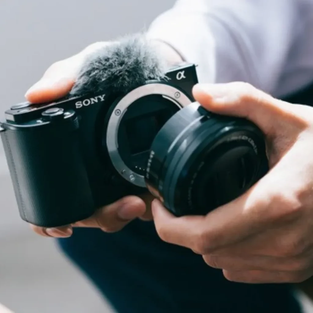 Câmara Sony Alpha ZV-E10 com ecrã articulado para vídeo 4K - Câmara mirrorless para vlogging - Item7