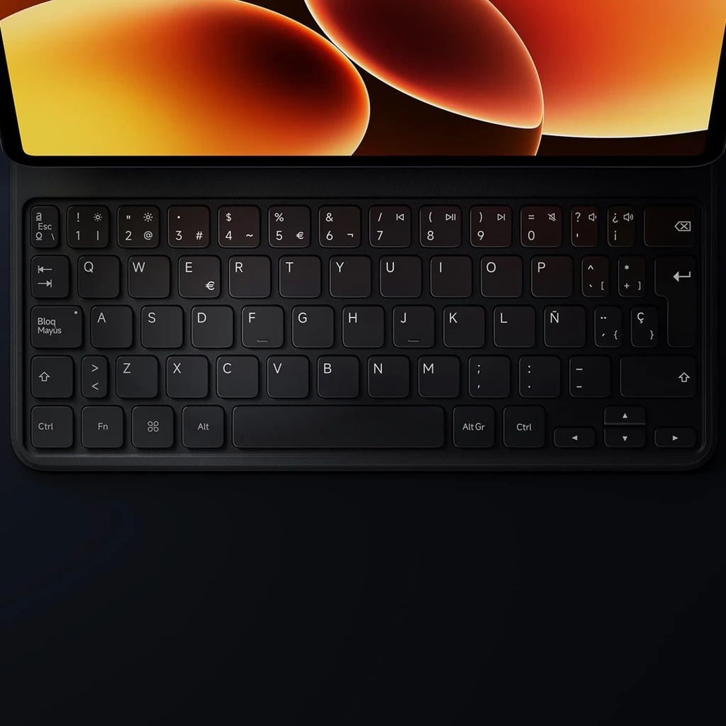 Xiaomi Pad 8 / 8 Pro Keyboard: capa teclado magnética preta com teclas de perfil baixo, suporte dobrável e recorte para câmera traseira quadriangular - Item1