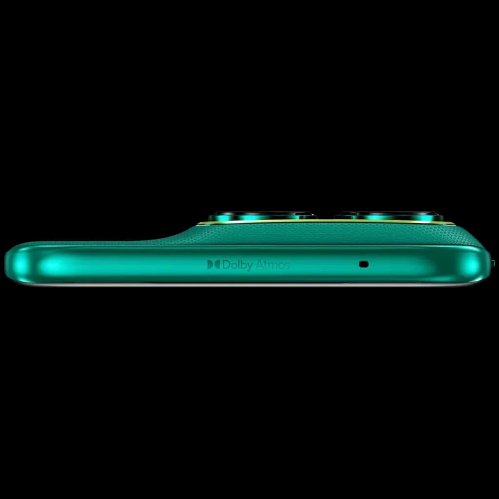 Borde superior en verde Sporting Green con módulo de cámaras dual elevadas, micrófono y logotipo Dolby Atmos, acabado mate con textura sutil