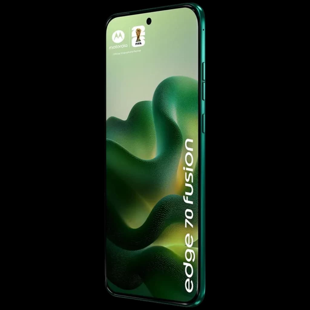 Smartphone verde PANTONE con pantalla curva casi sin bordes, cámara frontal en orificio central, botones laterales y logo edge 70 fusion en el borde