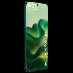 Smartphone Motorola Moto Edge 70 Fusion verde PANTONE Sporting Green, pantalla curva sin marcos, cámara frontal en orificio central y bordes metálicos