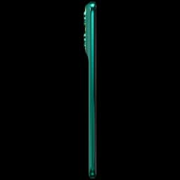 Lateral del Motorola Moto Edge 70 Fusion en color PANTONE Sporting Green, perfil ultrafino con módulo de cámaras sobresaliente y acabado brillante