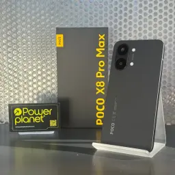 Xiaomi Poco X8 Pro Max 5G negro con doble cámara trasera, módulo minimalista y acabado mate; caja negra con letras amarillas POCO X8 Pro Max visible