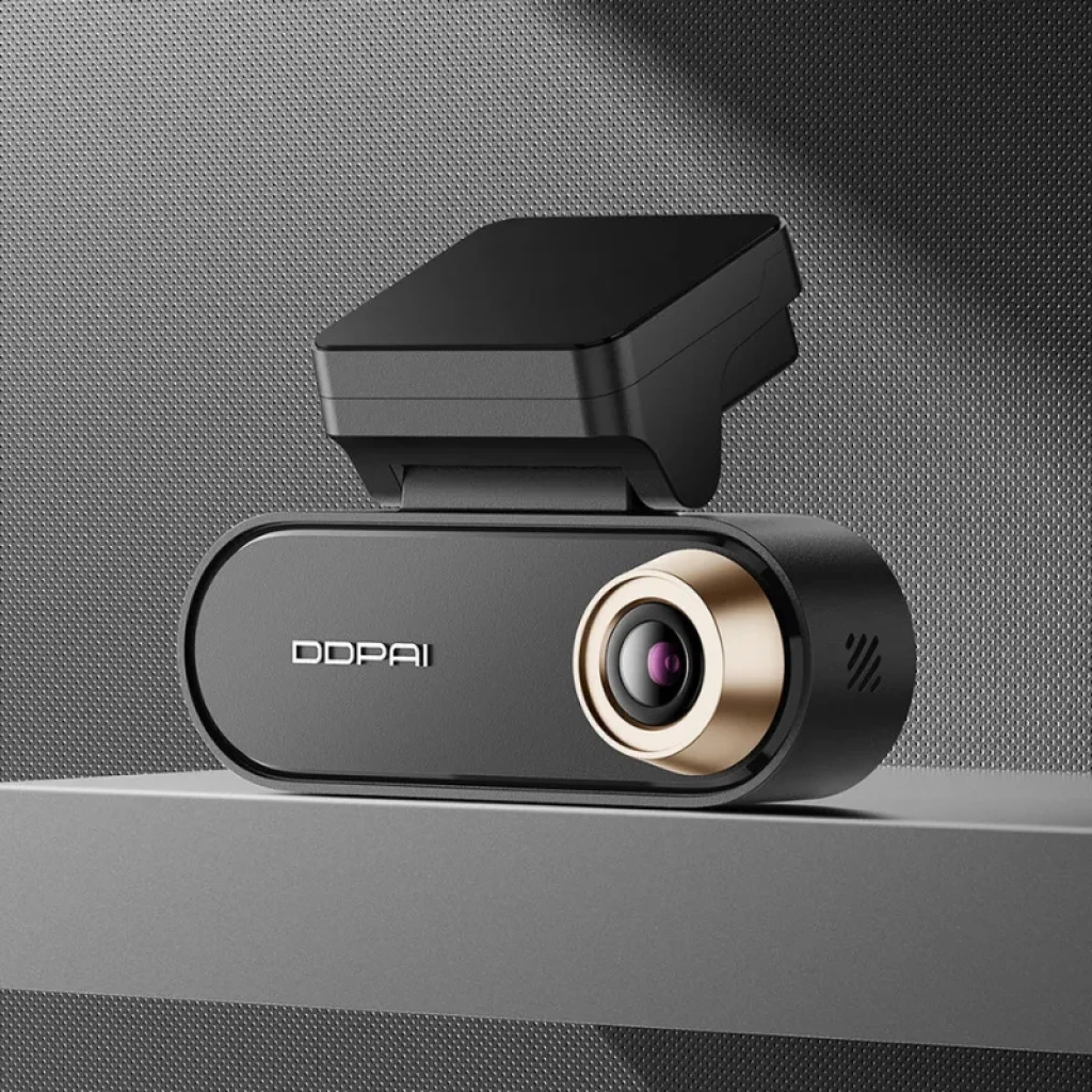 Dash Cam DDPAI N5 Pro 2CH 4G con sistema de doble cámara 4K frontal y 2K trasera - Ítem1