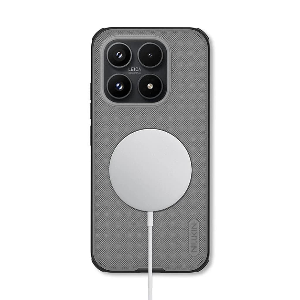 Coque magnétique Nillkin Super Frosted Shield Pro pour Xiaomi 17, dos transparent fumé, cadre noir, texture antidérapante, coins renforcés, découpe