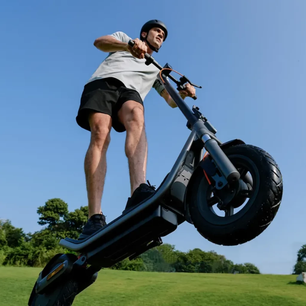 Vista a 45 grados del Xiaomi Electric Scooter 6 - Ítem6
