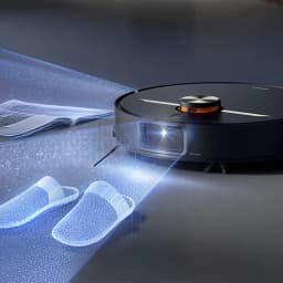 Robô Deerma X80 Ultra preto com sensor frontal, projeção a laser azul e módulo LiDAR superior