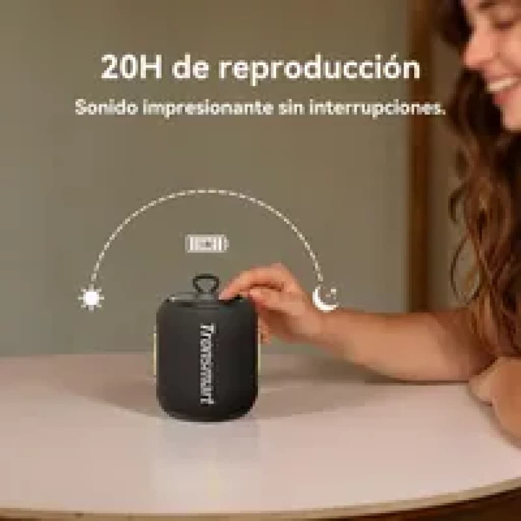 Enceinte portable bleue compacte avec boucle de transport, corps cylindrique antichoc, bouton supérieur, logo Tronsmart vertical, design étanche IPX7