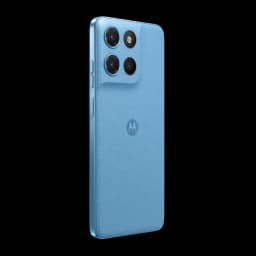 Motorola Moto G17 128GB Alaskan Blue con trasera texturizada azul, módulo triple de cámaras prominente y botones laterales; diseño elegante y moderno