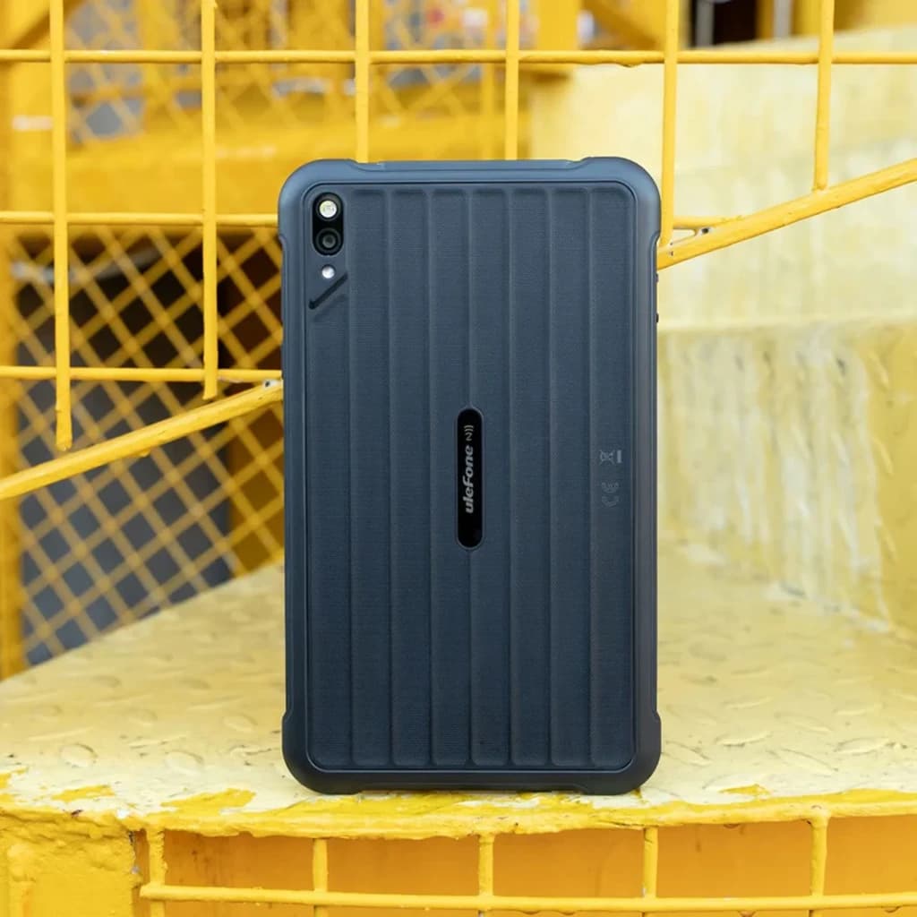 Ulefone Rugking Pad Pro noir avec coque rainurée antichoc, module photo double vertical et logo central, style robuste sur fond jaune industriel
