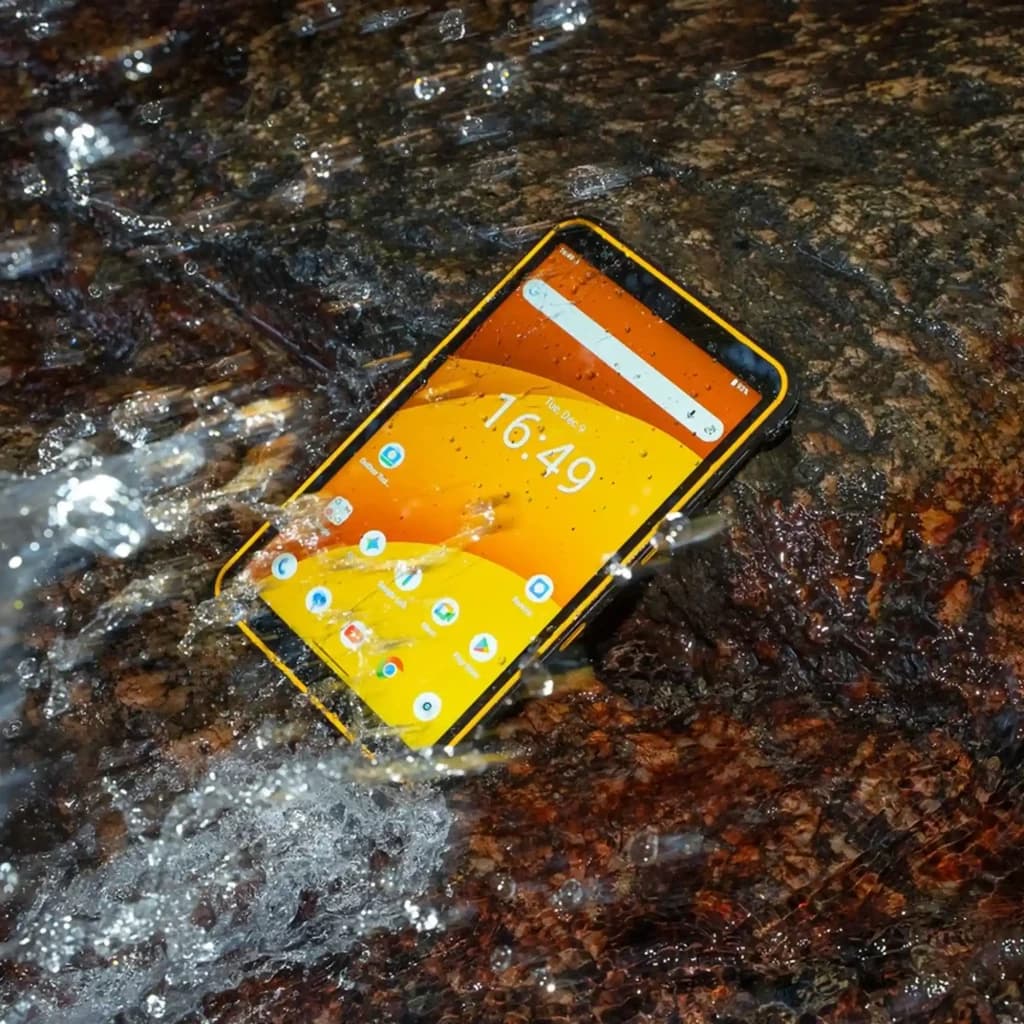 Tablette Ulefone Rugking Pad Pro jaune robuste, écran 8,68 pouces, corps antichoc et étanche, affichage lumineux avec bords noirs contrastés