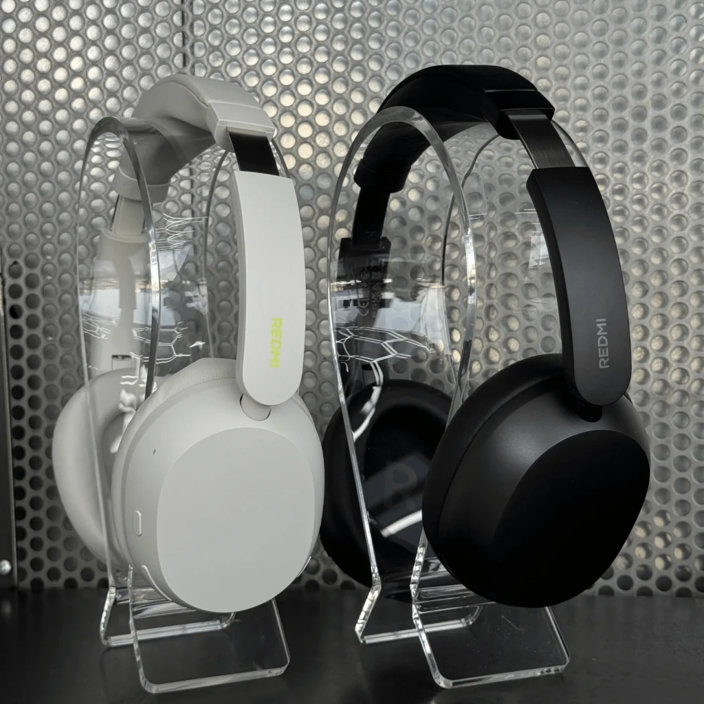 Auriculares inalámbricos Negro con diadema acolchada, copas ovaladas lisas y logotipo Redmi verde; diseño over-ear minimalista y moderno - Ítem5