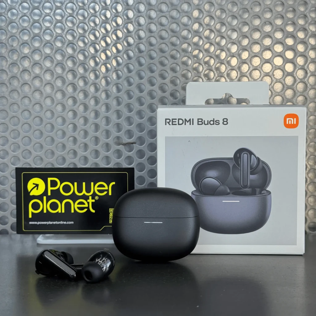 Auriculares Xiaomi Redmi Buds 8 ANC negros con estuche mate, diseño in-ear con puntas de silicona, vástagos rectos y LED frontal; compactos y elegantes - Ítem6