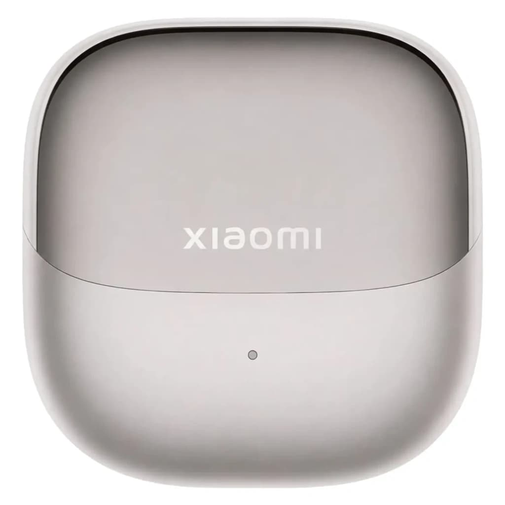 Estuche gris titanio de los Auriculares Xiaomi Buds 6 con acabado mate, logo xiaomi centrado y luz LED frontal; diseño compacto y curvo