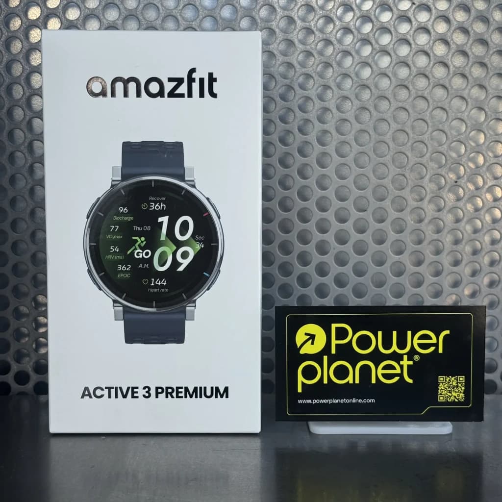Amazfit Active 3 Premium Aero White con pantalla AMOLED 1.32 táctil, bisel metálico plateado y correa negra; caja del producto visible junto a tarjeta