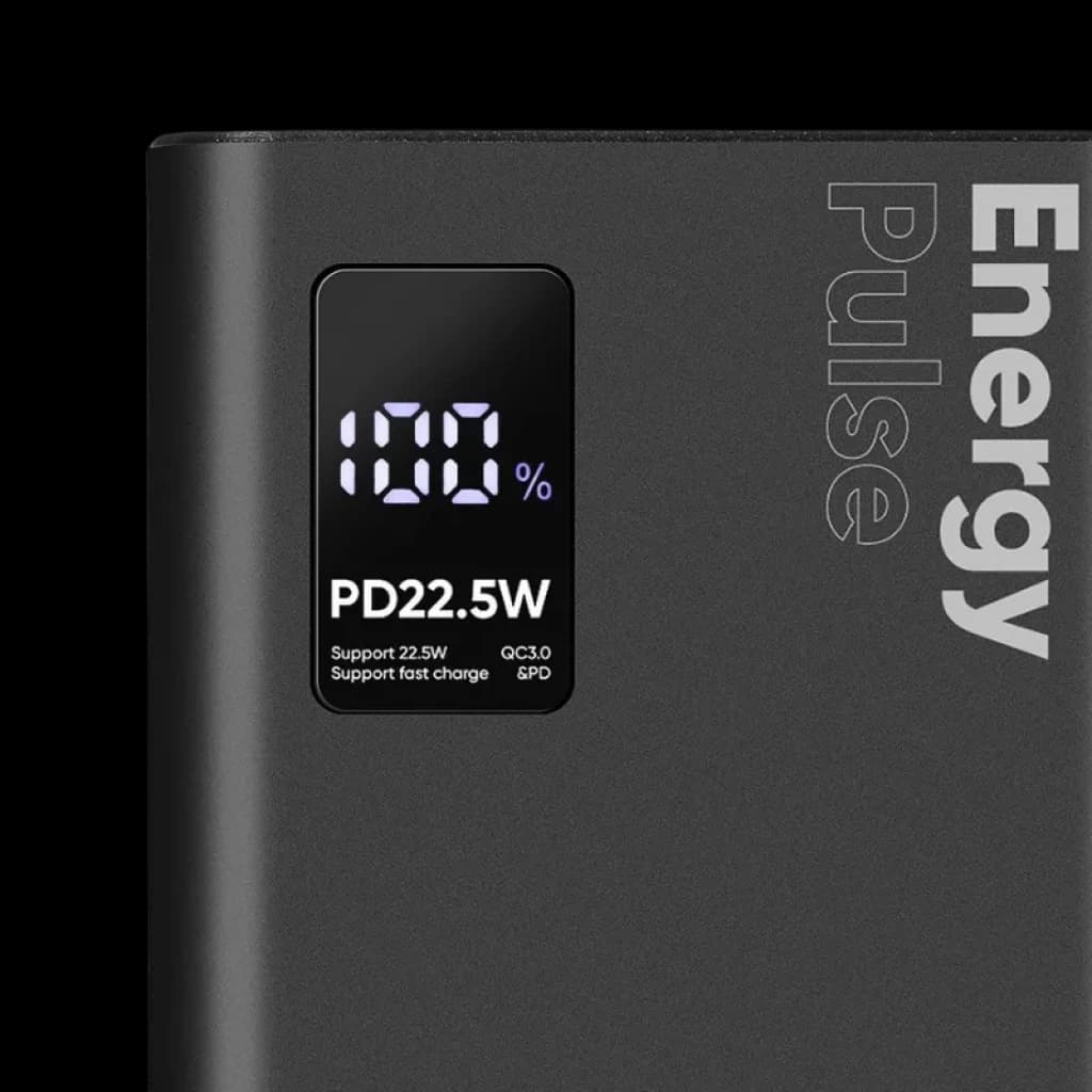 Powerbank OBAL ME EnergyPulse de 20 000 mAh e 22,5 W, na cor preta, com ecrã LED que indica 100% e a sigla PD22.5W QC3.0 PD, acabamento mate e design minimalista