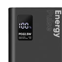 Powerbank OBAL ME EnergyPulse de 20 000 mAh e 22,5 W, na cor preta, com ecrã LED que indica 100% e a sigla PD22.5W QC3.0 PD, acabamento mate e design minimalista