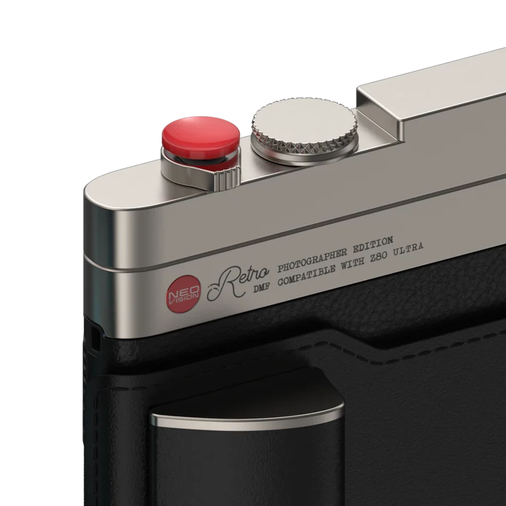Nubia Z80 Ultra Mobile Kit de fotografia retro com módulo traseiro estilo câmera vintage, lente circular destacada, botões físicos e grip ergonômico - Item5