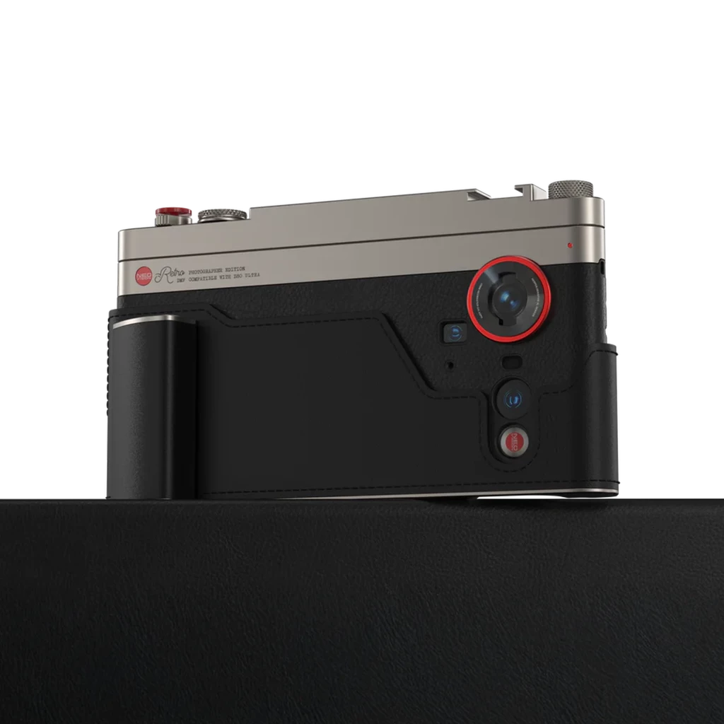 Nubia Z80 Ultra Mobile Kit de fotografia retro com módulo traseiro estilo câmera vintage, lente circular destacada, botões físicos e grip ergonômico - Item2