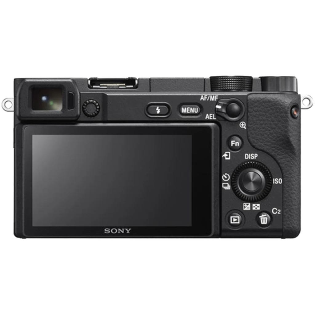 Sony Alpha ILCE-6400AM APS-C 24,2MP 4K kit 18-135mm; corpo preto compacto, grip texturizado, lente grande com estabilização OSS e controles acessíveis - Item1