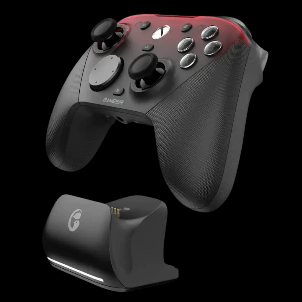 Mando GameSir G7 Pro Negro con joysticks duales, botones plateados, agarre texturizado, acentos rojos y base de carga magnética con luz LED