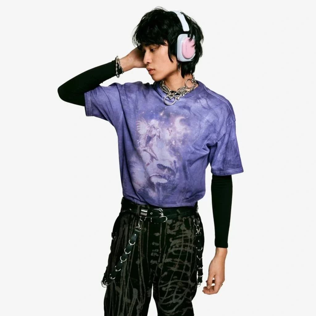 Nothing Headphone a Rosa com conchas rosa e arco acolchoado cinza, design over-ear, acabamento moderno, almofadas macias e detalhes prateados brilhantes